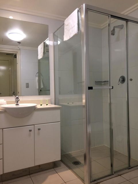 Fiori Apartments - Accommodation Guide 11