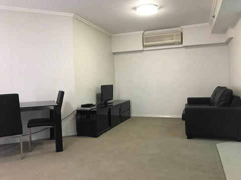 Fiori Apartments - Accommodation Guide 22