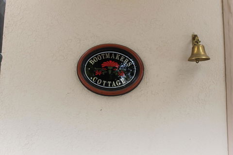 Boot Makers Cottage - Accommodation Asia 0