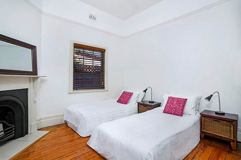 Holiday Home Fairy Bower Road Manly FAB05 - Accommodation Asia 5
