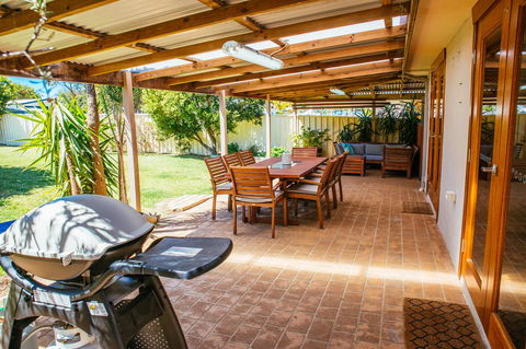 Sunbaker Pet Friendly Awards Finalist 4 Mins Walk To Culburra Beach - Accommodation Asia 0