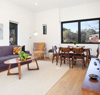 Stylish Apartment With Garage Near Bondi Beach - Accommodation Asia