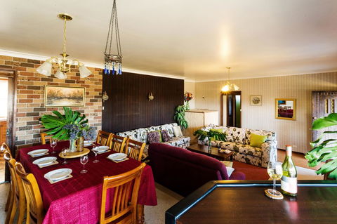 Coal D\' Vine VIEW - Cessnock NSW - Accommodation China 0