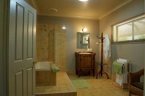 Ironstone Estate Lovedale - Accommodation Asia 32