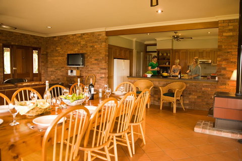 Ironstone Estate Lovedale - Accommodation Asia 37