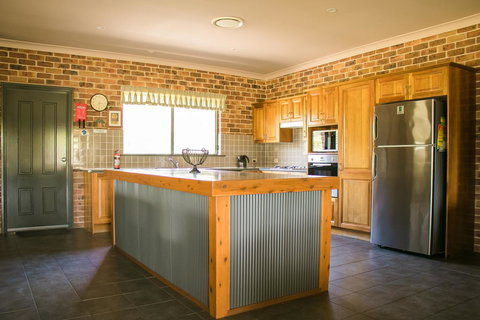 Ironstone Estate Lovedale - Accommodation Asia 24