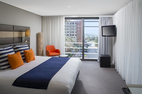 Novotel Newcastle Beach - Accommodation Guide 13
