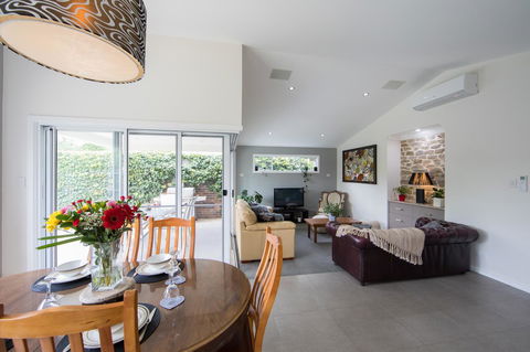 Armidale Cottage - House 2 - Accommodation Asia 20