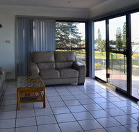 Oxley 8 at Tuncurry - Accommodation China