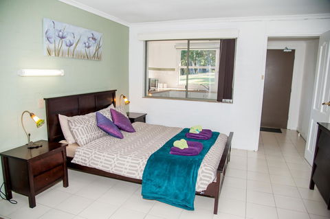 Sinclairs Country Retreat - Accommodation Guide 18