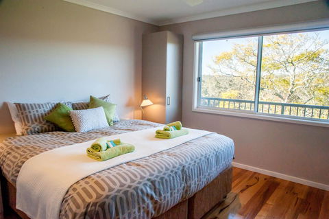 Sinclairs Country Retreat - Accommodation Guide 2