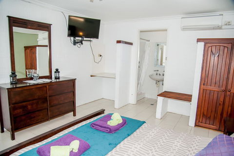 Sinclairs Country Retreat - Accommodation Guide 21