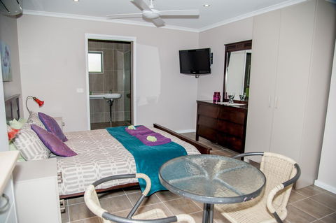 Sinclairs Country Retreat - Accommodation Guide 34