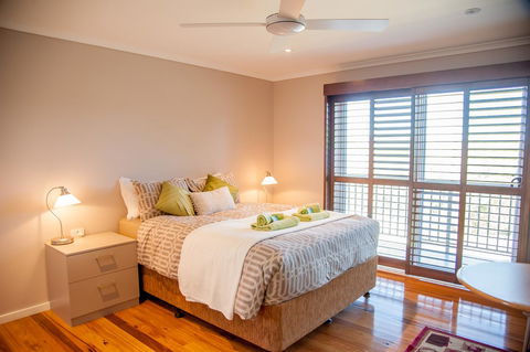 Sinclairs Country Retreat - Accommodation Guide 12