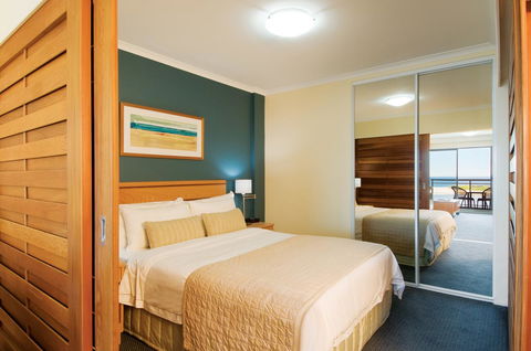 Oaks The Entrance Waterfront Suites - Accommodation Guide 3