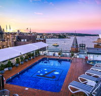 Holiday Inn Old Sydney