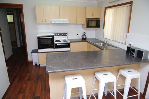 Breakaway, 11 Scott Street - Accommodation Asia 1