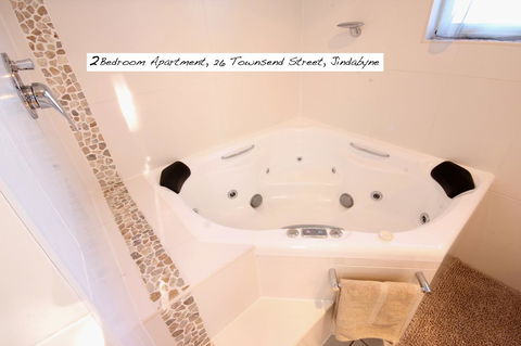 Full Circle Apartments - Accommodation Asia 27