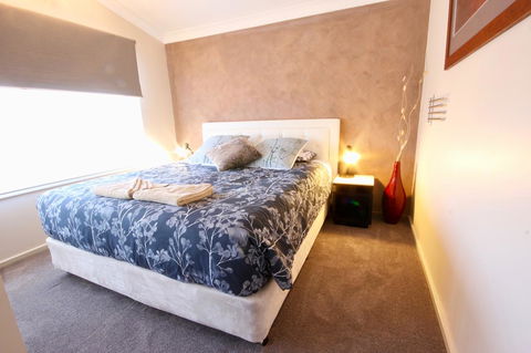 Full Circle Apartments - Accommodation Asia 2