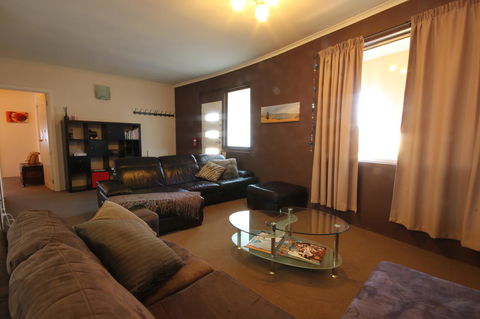 Full Circle Apartments - Accommodation Asia 7