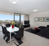 The Junction Palais - Modern and Spacious 2BR Bondi Junction Apartment Close to Everything