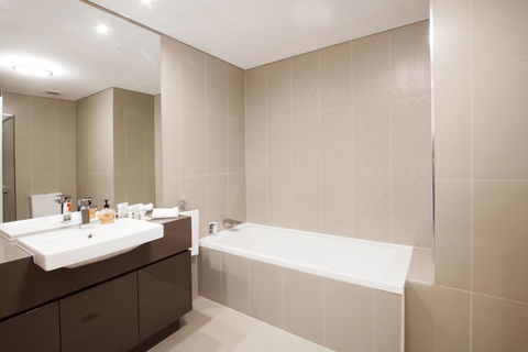 The Junction Palais - Modern And Spacious 2BR Bondi Junction Apartment Close To Everything - Accommodation Guide 3