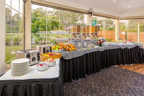 Best Western Plus Hovell Tree Inn - Accommodation Asia 10