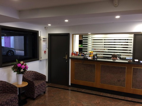 Edgecliff Lodge Motel - Accommodation Guide 2