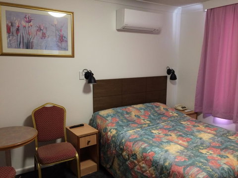 Edgecliff Lodge Motel - Accommodation Guide 8