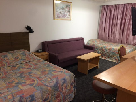 Edgecliff Lodge Motel - Accommodation Guide 9