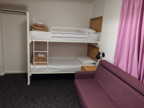 Edgecliff Lodge Motel - Accommodation Guide 18