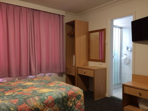 Edgecliff Lodge Motel - Accommodation Guide 11