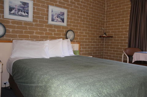 Grand Manor Motor Inn - Accommodation Asia 5