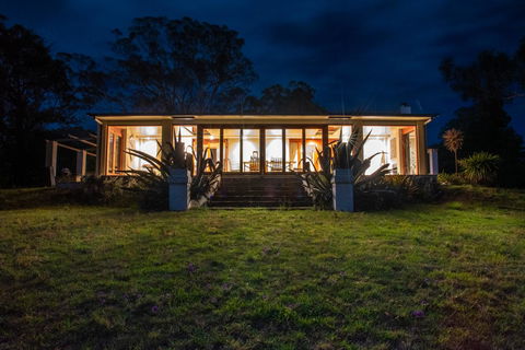 Belmont - Accommodation Asia 24