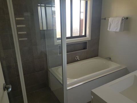 Golden Hill Cottage - Accommodation Asia 5