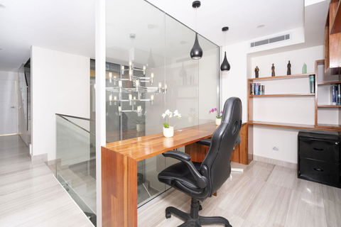 Luxury Villa Darlington - Vine - Accommodation Asia 14