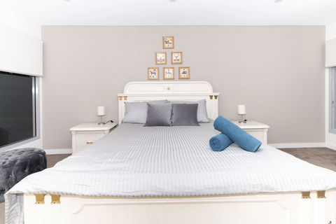 Luxury Villa Darlington - Vine - Accommodation Asia 38