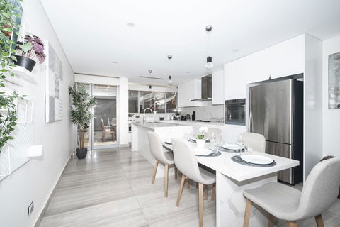 Luxury Villa Darlington - Vine - Accommodation Asia 3