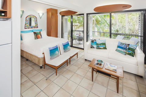 Julians Apartments - Accommodation Guide 32