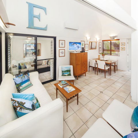 Julians Apartments - Accommodation Guide 15
