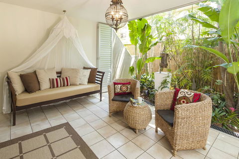 Julians Apartments - Accommodation Guide 36