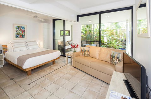 Julians Apartments - Accommodation Guide 29