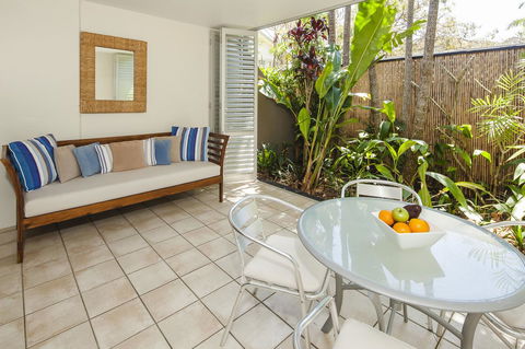 Julians Apartments - Accommodation Guide 23