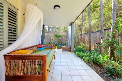 Julians Apartments - Accommodation Guide 2