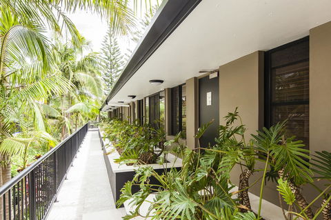 Julians Apartments - Accommodation Guide 25