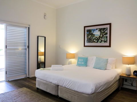 Cove Studios - Accommodation Guide 11