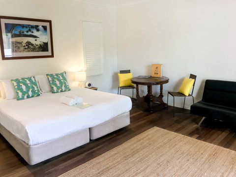Cove Studios - Accommodation Guide 16