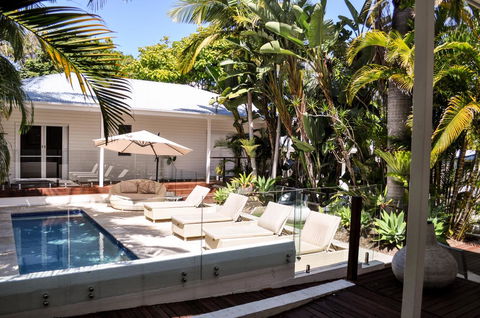 Cove Studios - Accommodation Guide 18