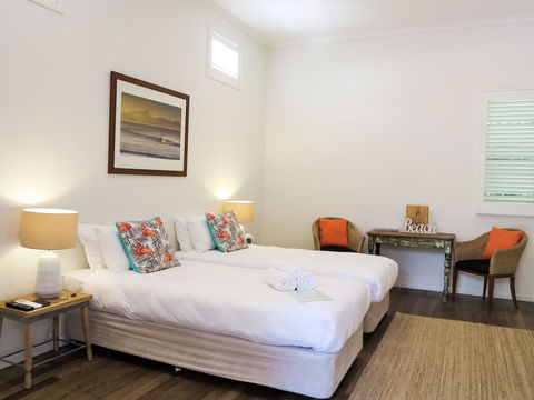 Cove Studios - Accommodation Guide 5