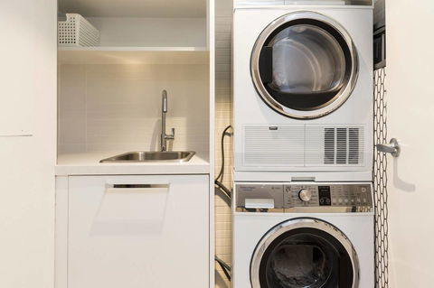 Nobbs Â· Executive 2 Storey Sydney Apartment With Pool - Accommodation Asia 11